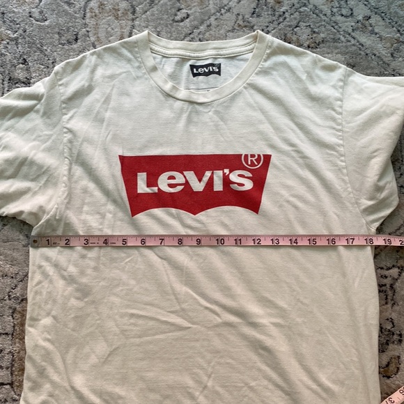 Vintage Levi’s Tee - Picture 4 of 4